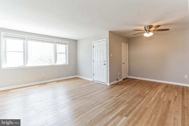 Foto del edificio - 6920 Lawnton St