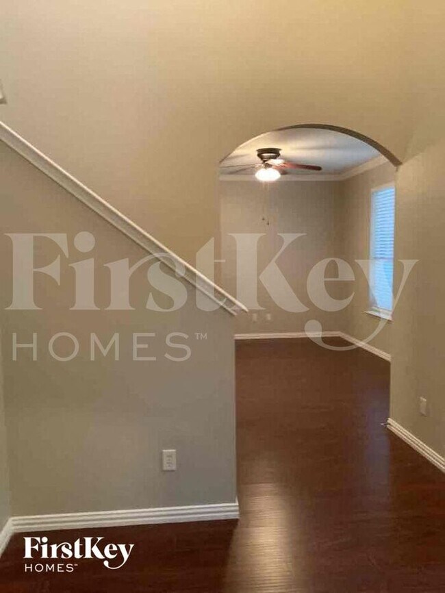 Foto del edificio - 219 Balsam Grove Cir