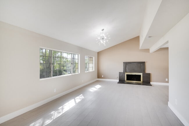 Building Photo - 13889 Nurmi St
