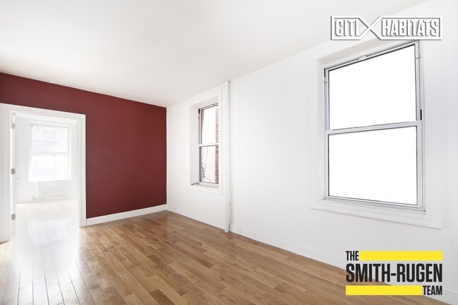 Foto del edificio - 95 E 7th St