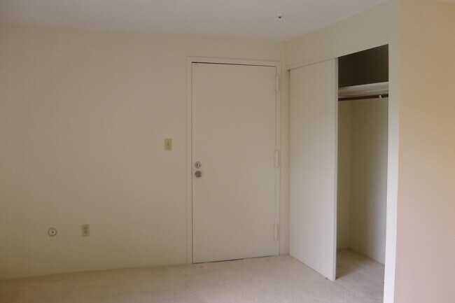 Foto del edificio - 42 Silver Hill Ln