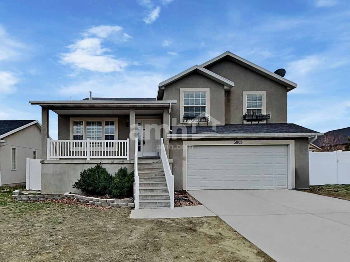 Primary Photo - 5003 W Diamondback Dr