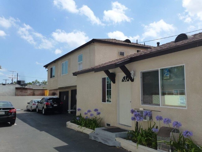 Foto del edificio - 13810 Sherman Way