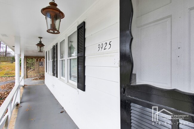 Photo - 3925 Chicamauga Dr House