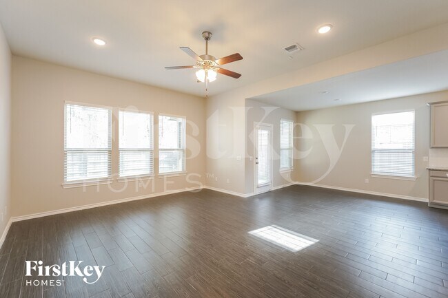 Foto del edificio - 9714 Birdsnest Ct