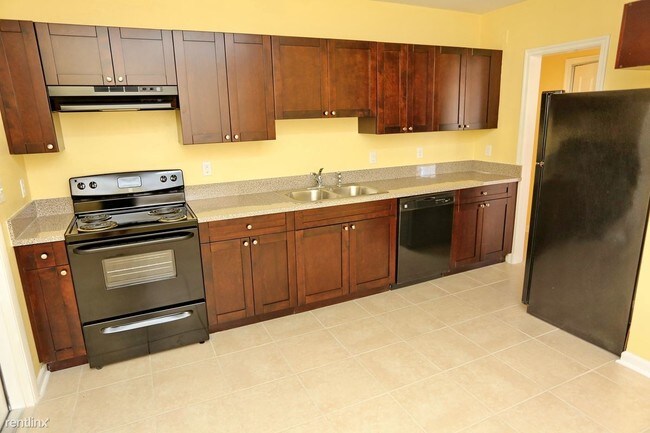 Building Photo - 3 br, 2 bath House - 15 SW 8th Court