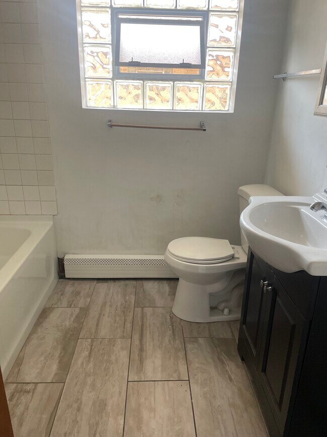 Foto del edificio - 9504 Lawrence Ct