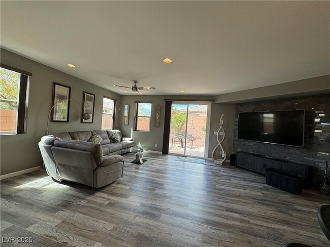 Building Photo - 745 Shiva St