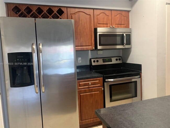 Foto del edificio - 18356 NW 68th Ave