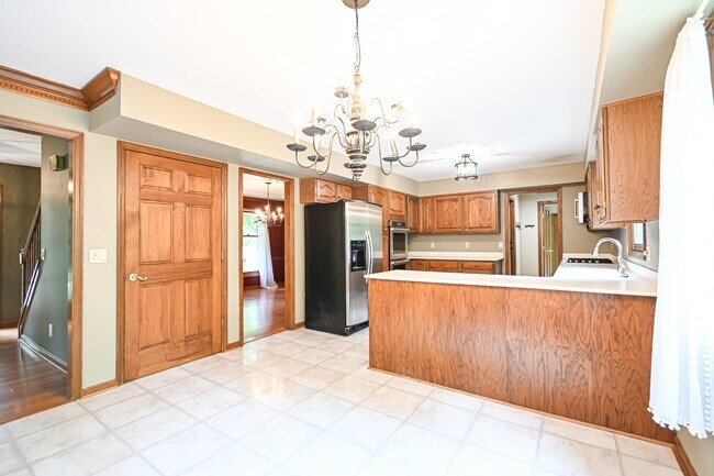 Foto del edificio - 5959 Shallow Creek Dr