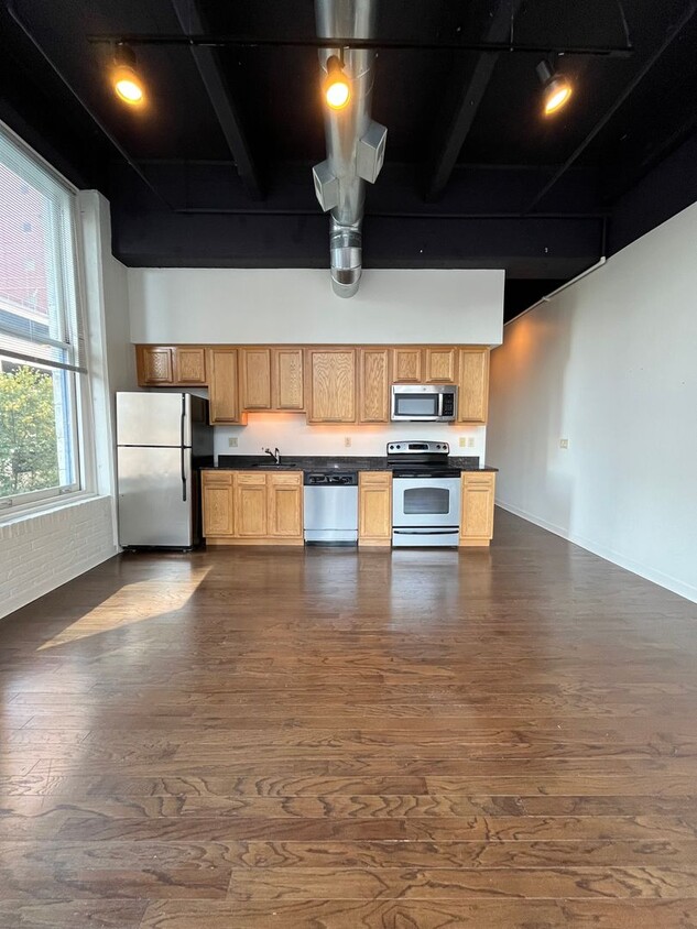 Primary Photo - 801 Walnut St