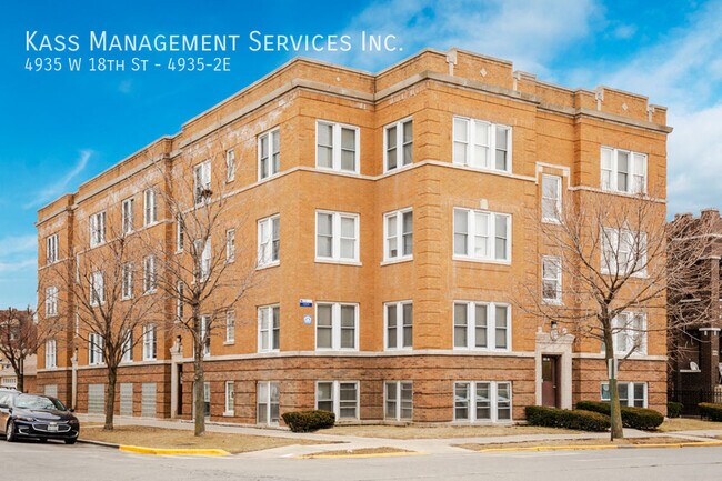 Foto del edificio - 4935 W 18th St