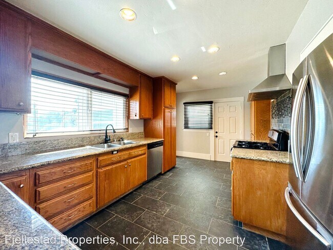 Foto del edificio - 2 br, 2 bath House - 10458 Vista Camino