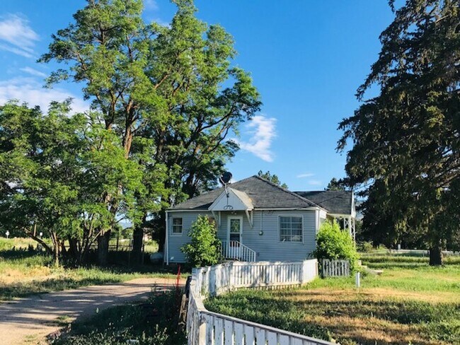 Building Photo - Updated home. Home across from Eden park