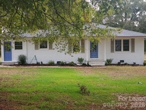 Building Photo - 15640 Ewart Rd