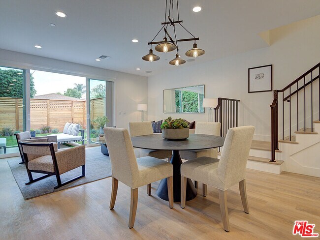 Foto del edificio - 1419 S Sierra Bonita Ave