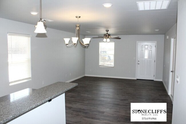 Foto del edificio - Luxurious 1 bed, 1 bath Duplex