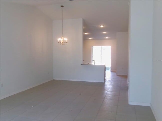 Building Photo - 18 Whetstone Ln