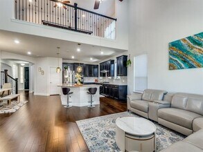 Building Photo - 3253 Lakewood Blfs Trl