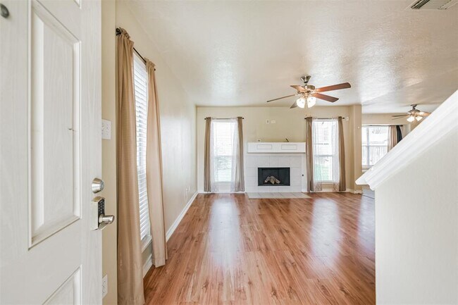 Foto del edificio - 13723 Rural Oak St