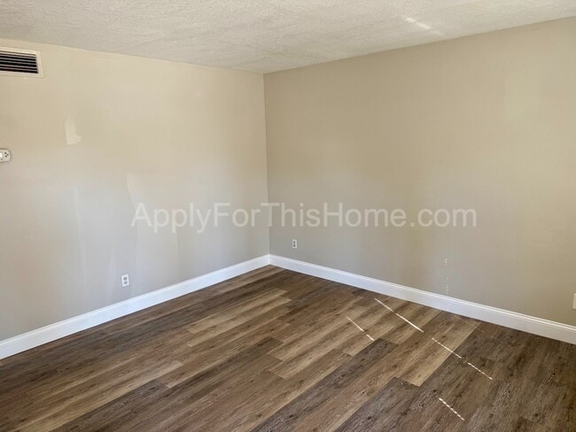 Photo - 2 Bedroom Apartment - Busch Gardens Area