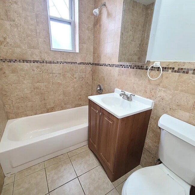 Foto del edificio - 6015 Boulevard E