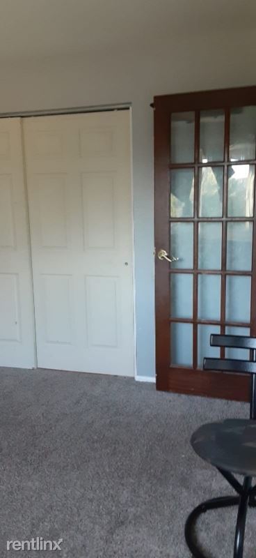 Building Photo - 267 Shorewood Dr