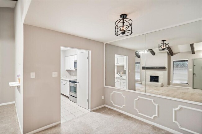 Building Photo - 5711 Sugar Hill Dr