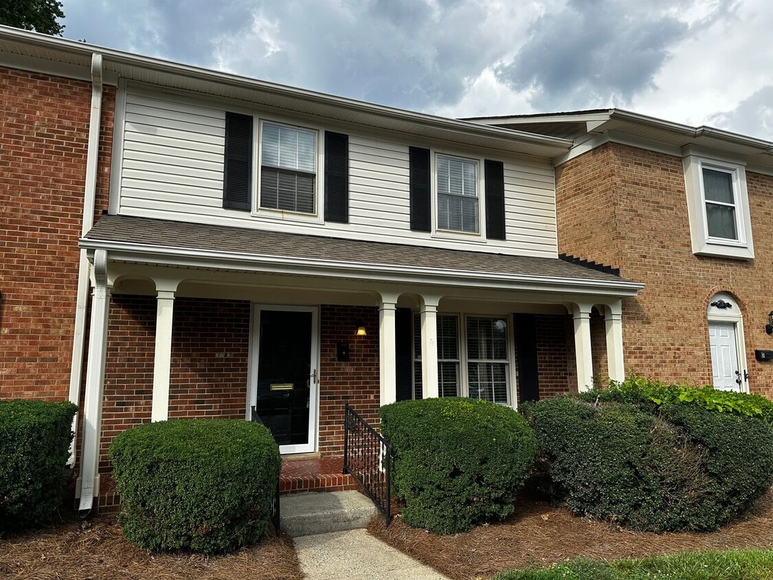 5123 Lawndale Dr, Greensboro, NC 27455 Townhome Rentals in Greensboro