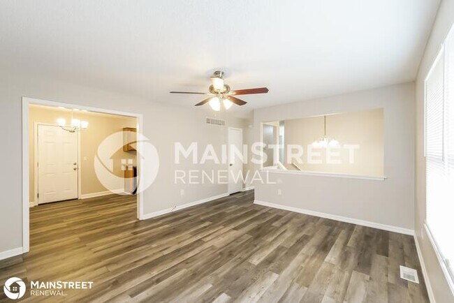 Foto del edificio - 17417 Montgall Dr, Belton, MO 64012