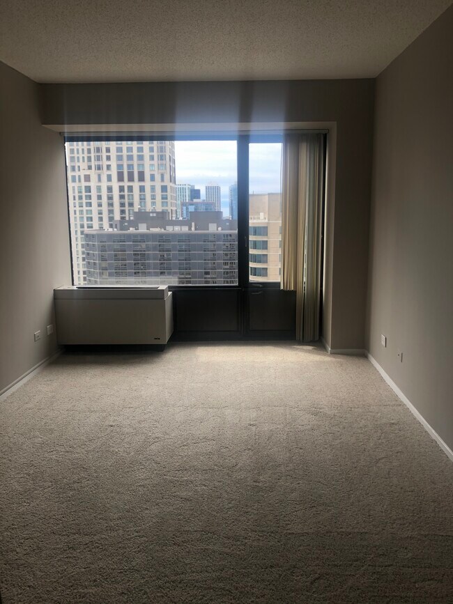 Building Photo - 620 N McClurg Ct