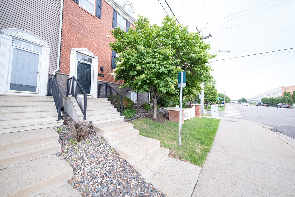 Foto principal - 439 2nd St NE