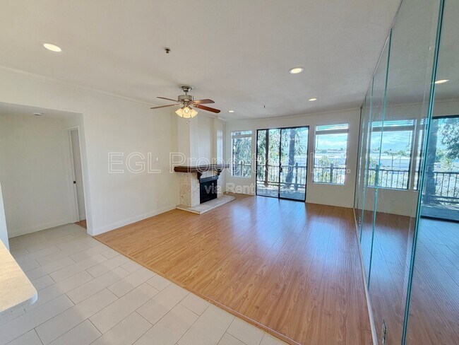 Building Photo - 2559 Plaza del Amo