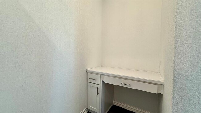 Building Photo - 404 Ashby Dr