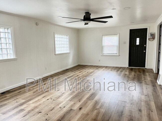 Building Photo - 716 S 36th St