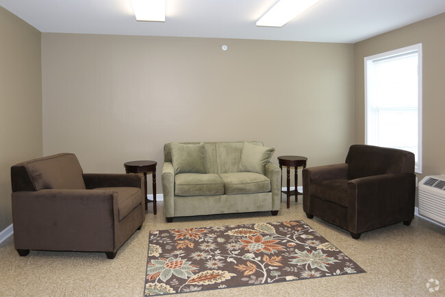 Lounge - Meyer Pointe Senior Apartments