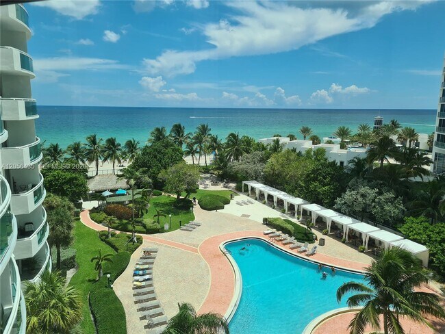 Building Photo - 3001 S Ocean Dr