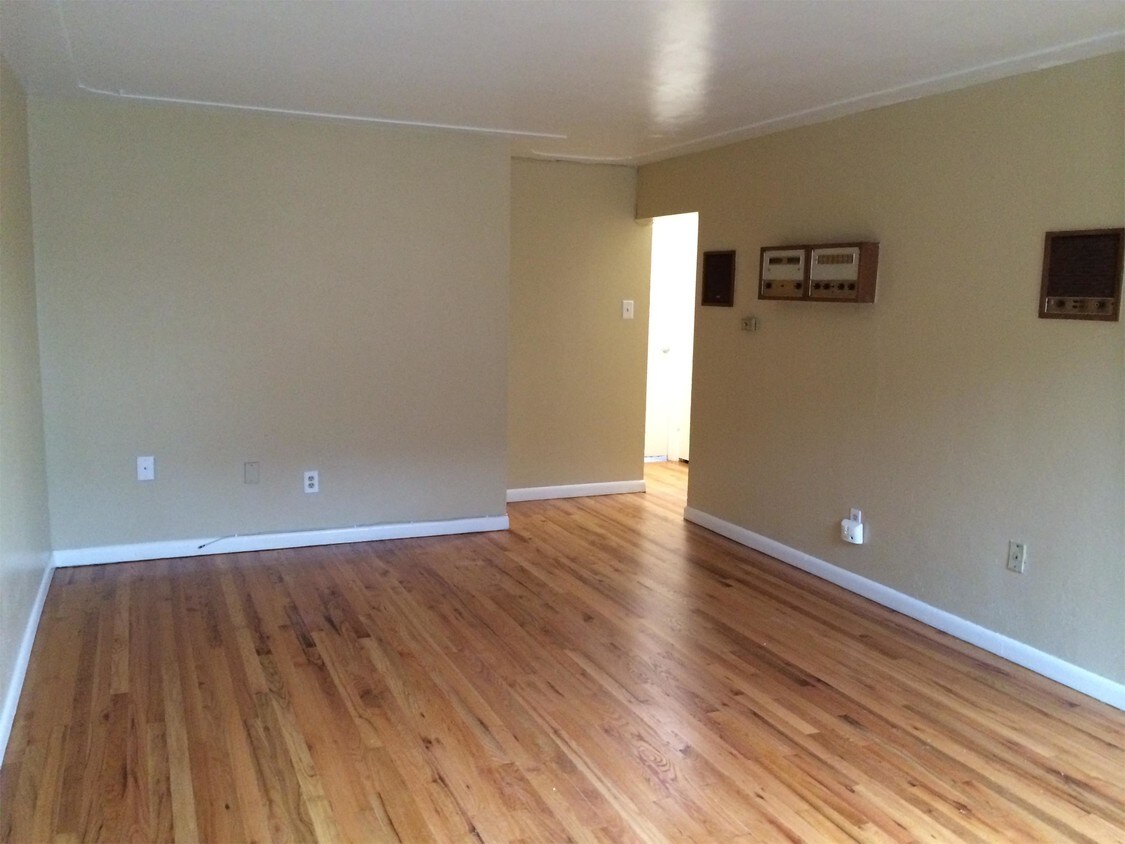 Foto principal - 2451 S Gaylord St