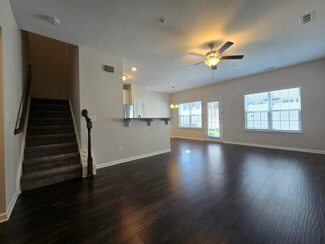 Foto del edificio - 405 Birr Dr