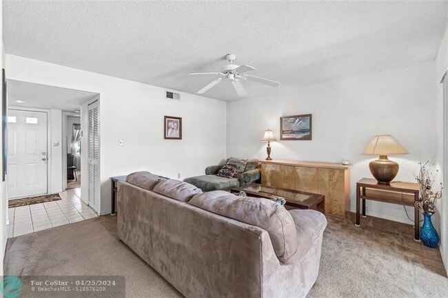 Building Photo - 18105 Glenmoor Dr