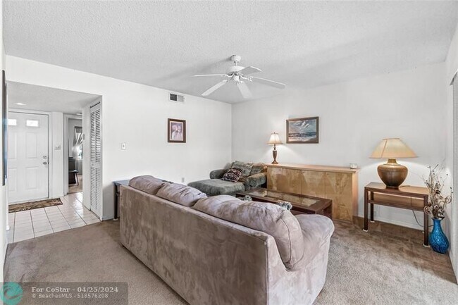 Foto del edificio - 18105 Glenmoor Dr