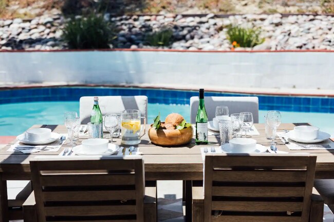 Building Photo - 4816 Refugio Ave