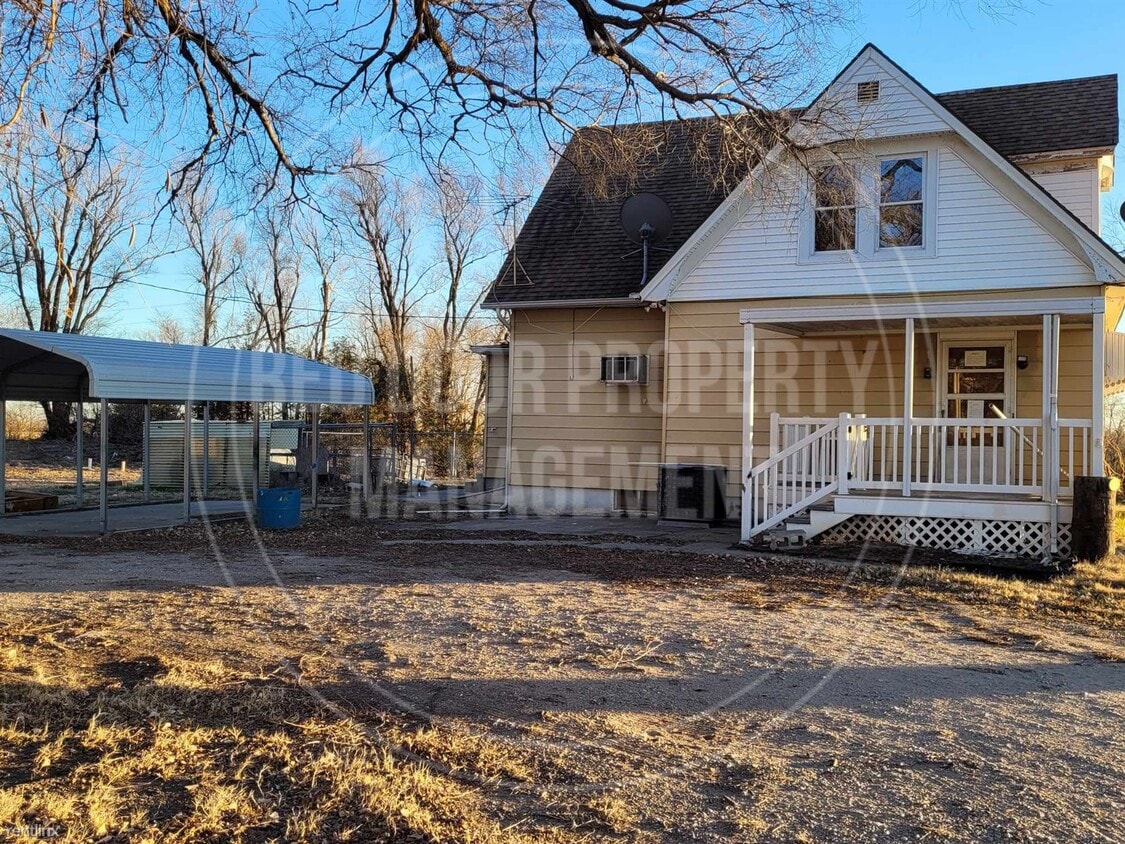 Primary Photo - 3 br, 2 bath House - 12 South Buhler Road