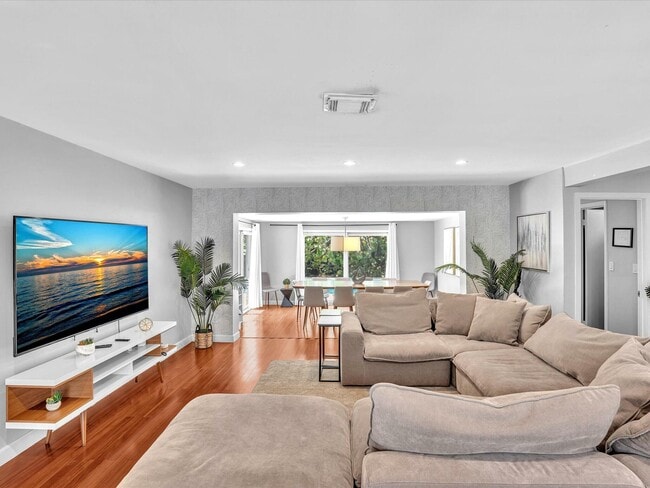 Building Photo - 1786 NE 21st St