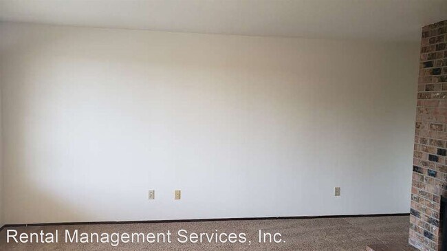 Building Photo - 1118 SE Rhone St