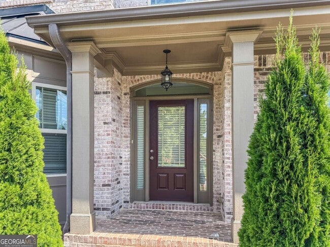 Building Photo - 2435 Manor View