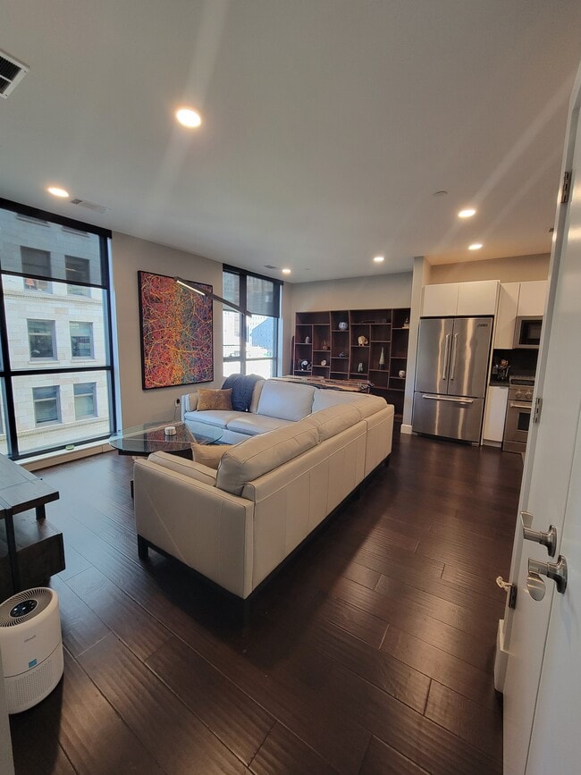 Building Photo - 350 Oliver Ave