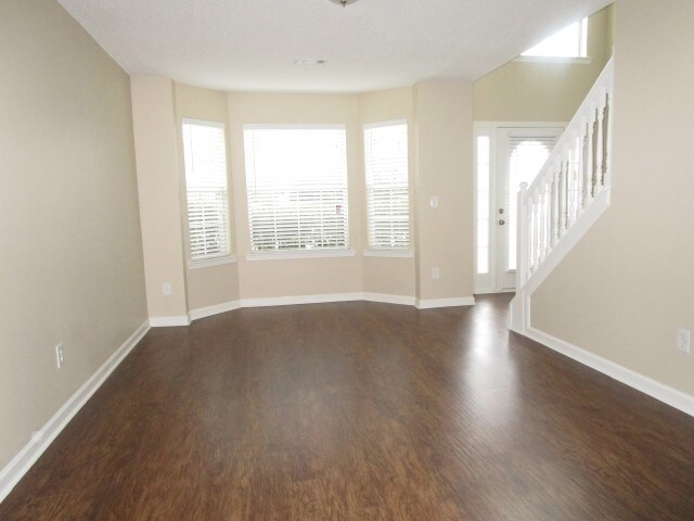 Building Photo - 1481 Saint George Place