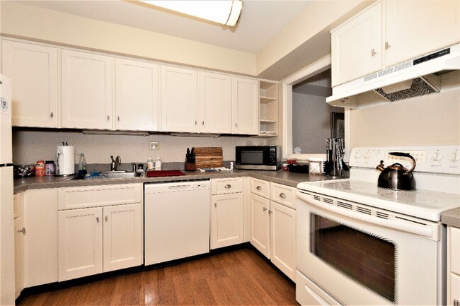 Foto del edificio - 8 Rex Ave