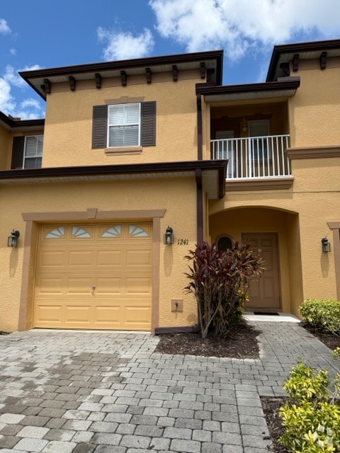 Building Photo - 1241 Twin Trees Ln